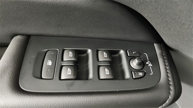 used 2025 Volvo XC60 Plug-In Hybrid car, priced at $59,997
