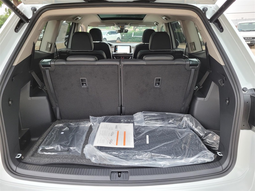 new 2025 Volkswagen Atlas car, priced at $48,946