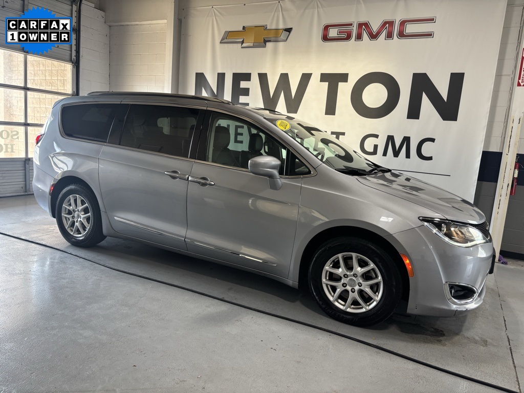 used 2020 Chrysler Pacifica car, priced at $15,937