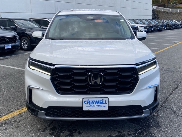 new 2025 Honda Pilot car, priced at $44,225