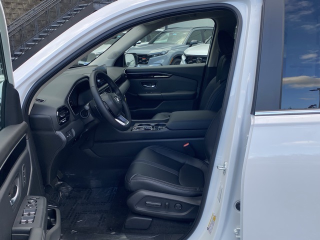 new 2025 Honda Pilot car, priced at $44,225