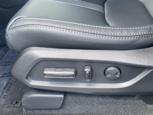 new 2025 Honda Pilot car, priced at $44,225