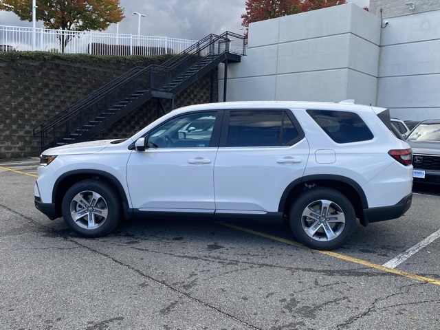 new 2025 Honda Pilot car, priced at $44,225