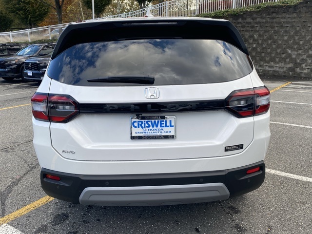 new 2025 Honda Pilot car, priced at $44,225