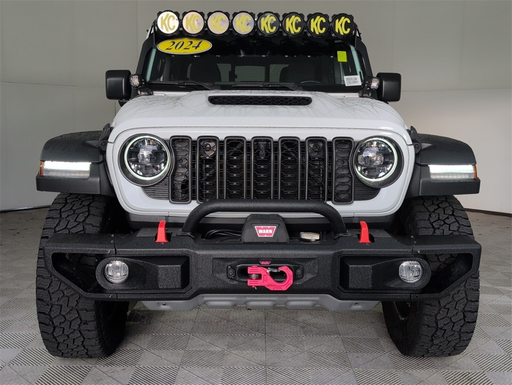 used 2024 Jeep Gladiator car, priced at $41,458