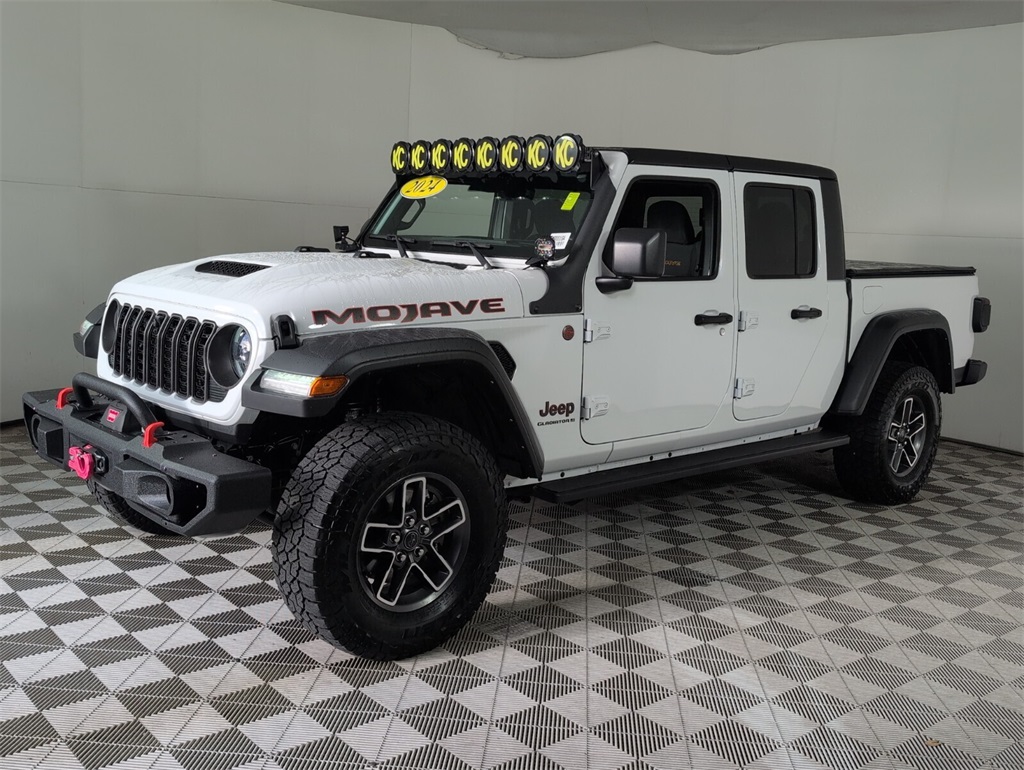 used 2024 Jeep Gladiator car, priced at $41,458