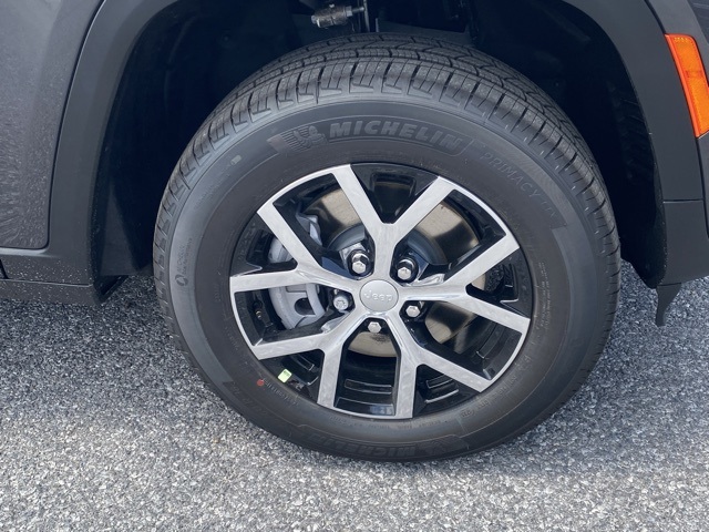 new 2025 Jeep Grand Cherokee L car, priced at $42,879