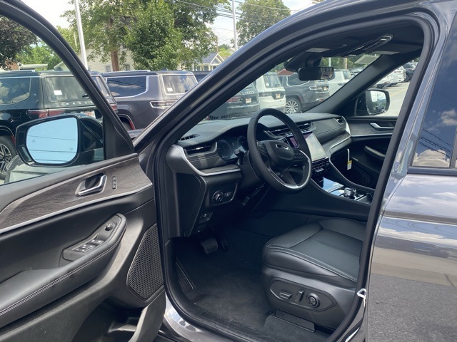 new 2025 Jeep Grand Cherokee L car, priced at $42,879