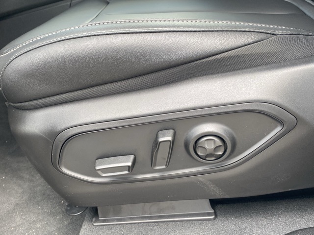 new 2025 Jeep Grand Cherokee L car, priced at $42,879
