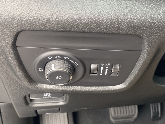 new 2025 Jeep Grand Cherokee L car, priced at $42,879