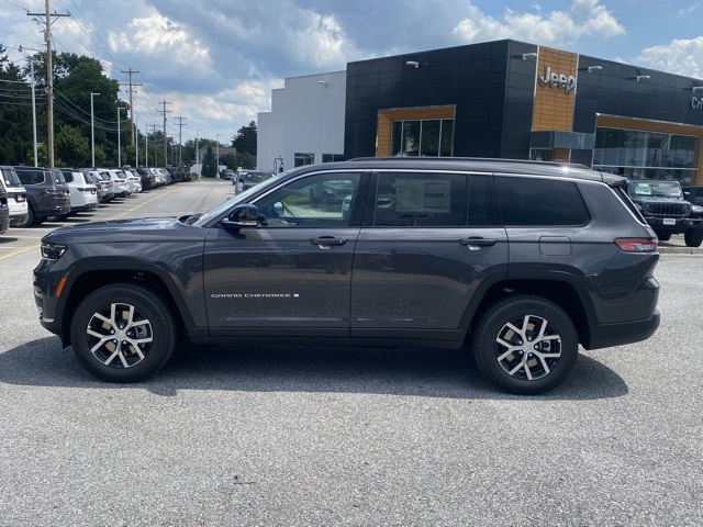 new 2025 Jeep Grand Cherokee L car, priced at $42,879