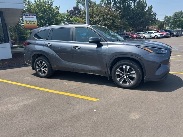 used 2023 Toyota Highlander car, priced at $38,000