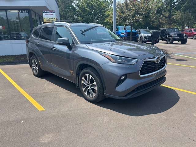 used 2023 Toyota Highlander car, priced at $38,000