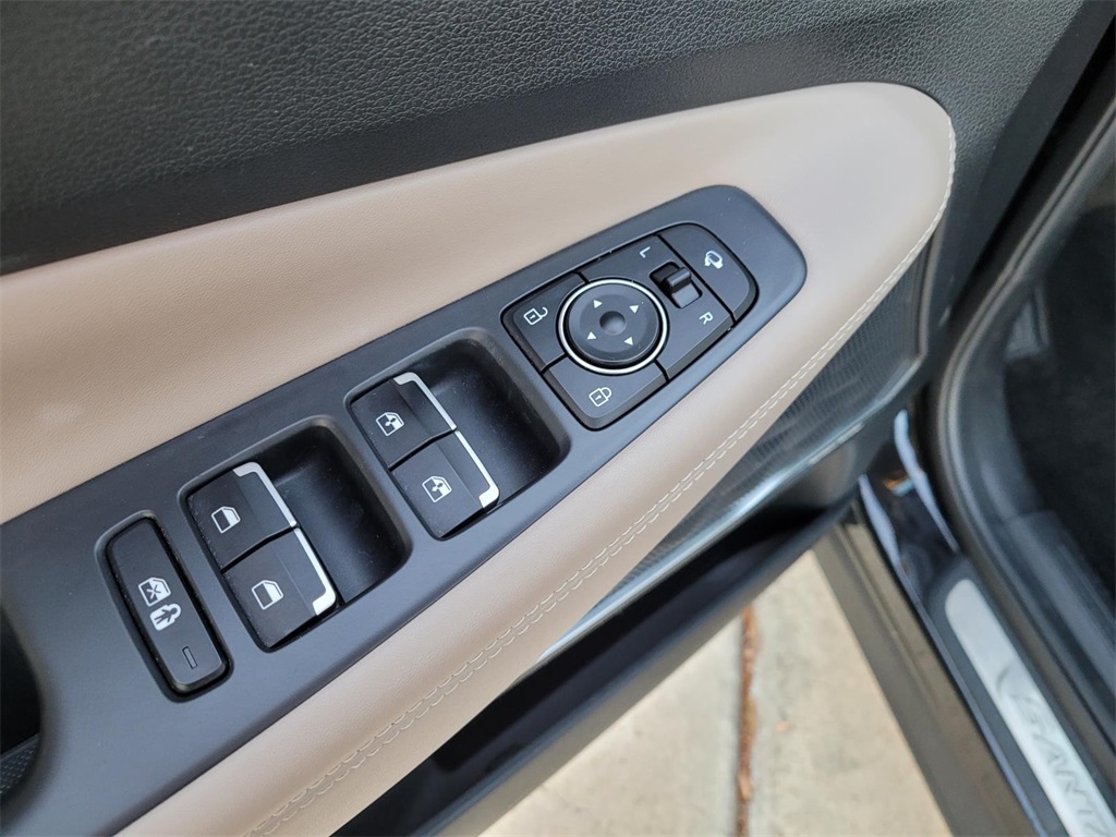 used 2021 Hyundai Santa Fe car, priced at $23,375