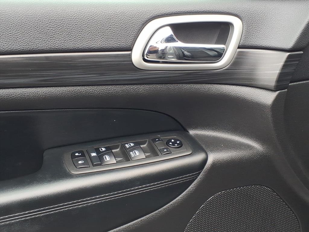 used 2021 Jeep Grand Cherokee car, priced at $22,900