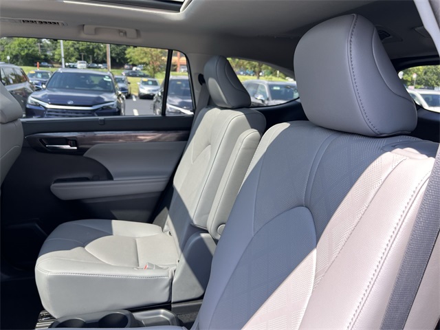 used 2021 Toyota Highlander Hybrid car, priced at $37,440