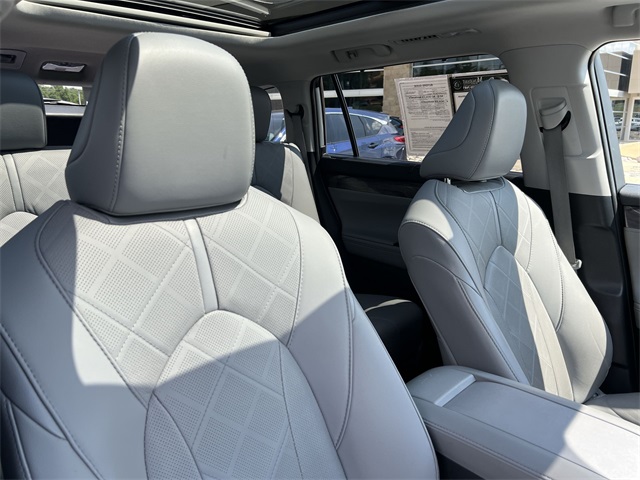 used 2021 Toyota Highlander Hybrid car, priced at $37,440