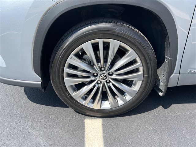 used 2021 Toyota Highlander Hybrid car, priced at $37,440