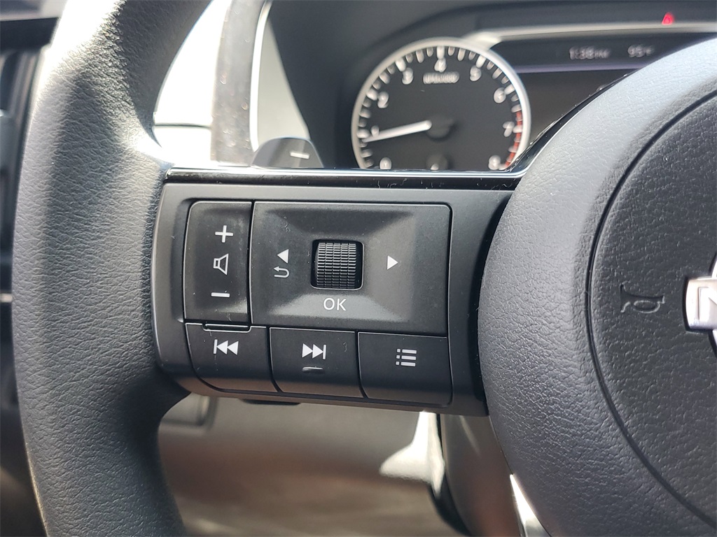used 2022 Nissan Pathfinder car, priced at $24,995