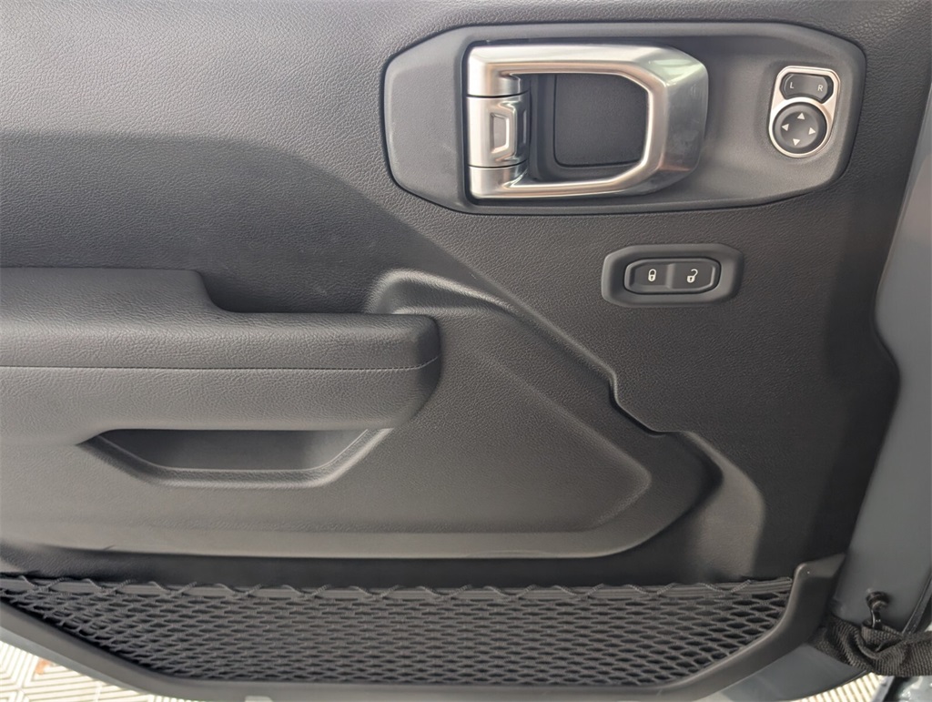 new 2025 Jeep Wrangler car