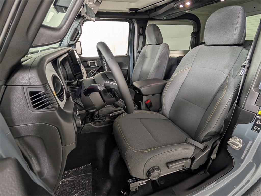 new 2025 Jeep Wrangler car