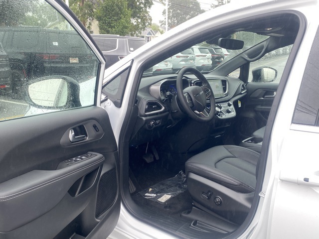 new 2026 Chrysler Pacifica car, priced at $38,524