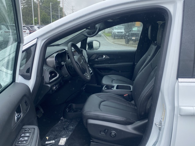 new 2026 Chrysler Pacifica car, priced at $38,524