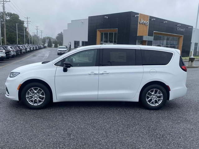 new 2026 Chrysler Pacifica car, priced at $38,524