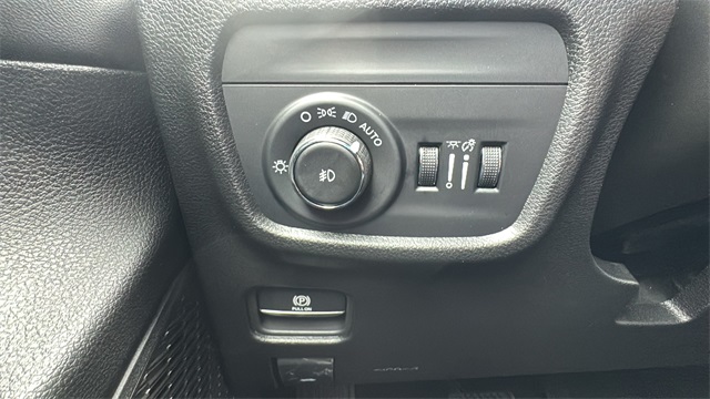 new 2025 Jeep Grand Cherokee car, priced at $46,922