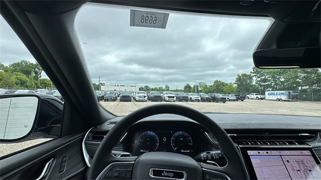 new 2025 Jeep Grand Cherokee car, priced at $46,922