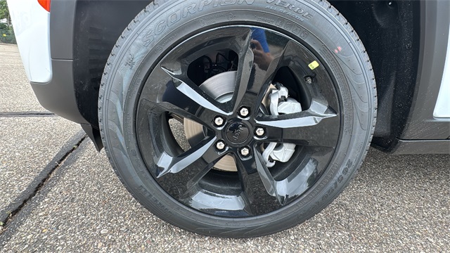 new 2025 Jeep Grand Cherokee car, priced at $46,922