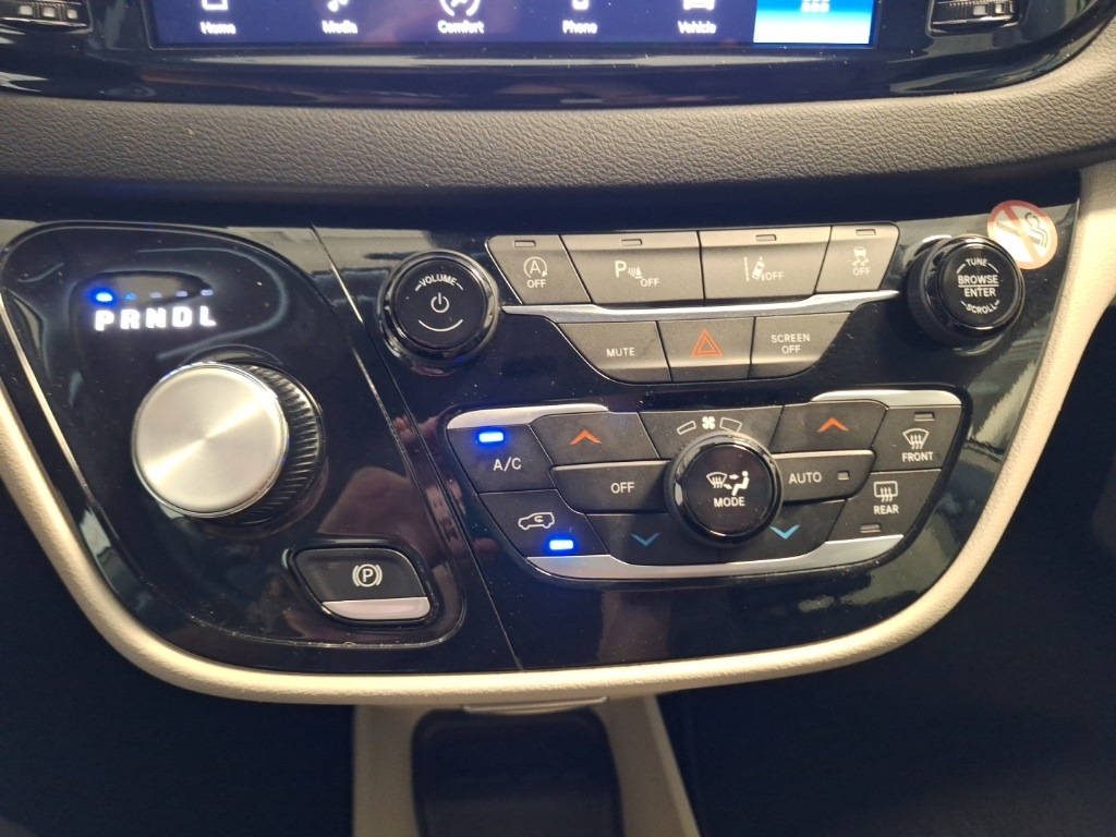 used 2024 Chrysler Pacifica car, priced at $33,000