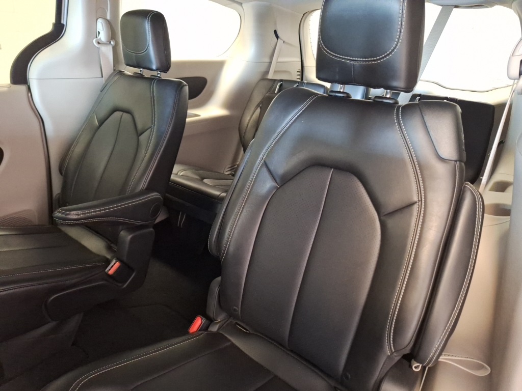used 2024 Chrysler Pacifica car, priced at $33,000