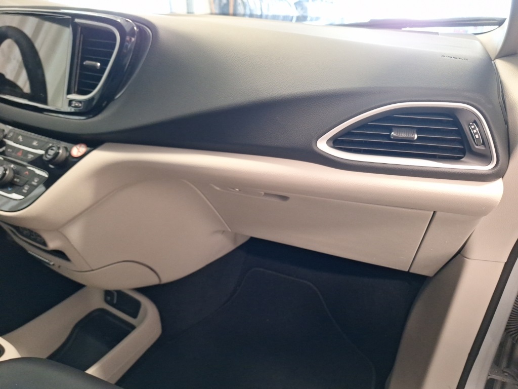 used 2024 Chrysler Pacifica car, priced at $33,000