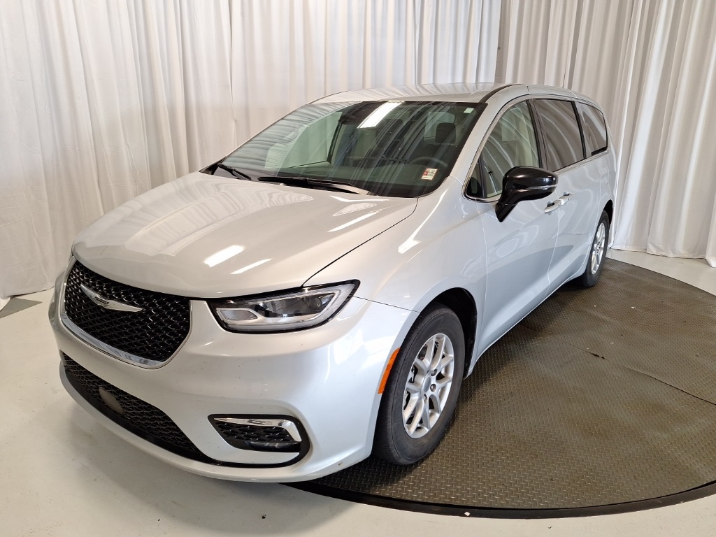 used 2024 Chrysler Pacifica car, priced at $33,000