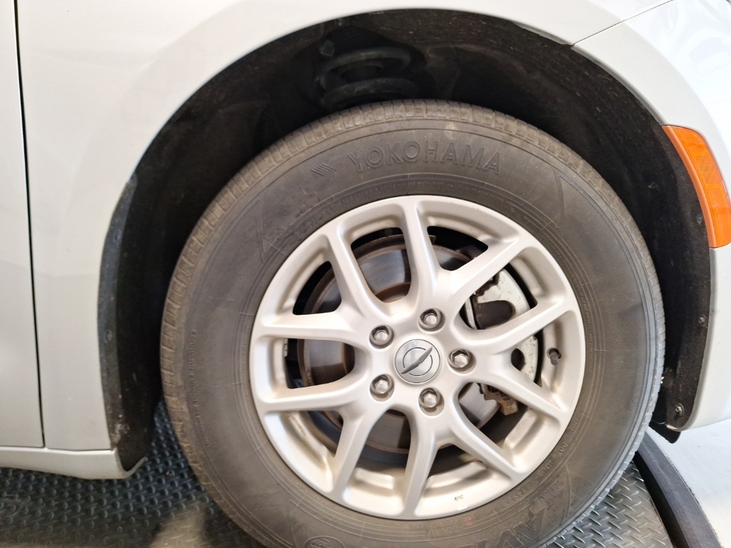 used 2024 Chrysler Pacifica car, priced at $33,000