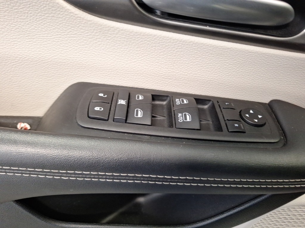 used 2024 Chrysler Pacifica car, priced at $33,000