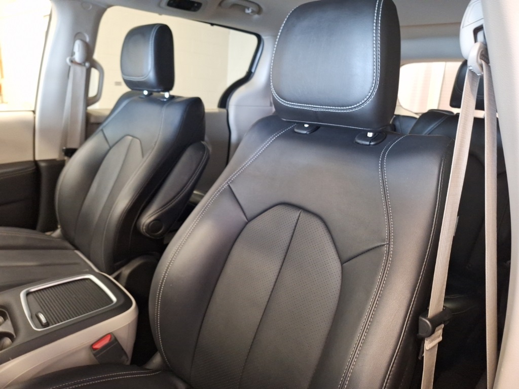 used 2024 Chrysler Pacifica car, priced at $33,000