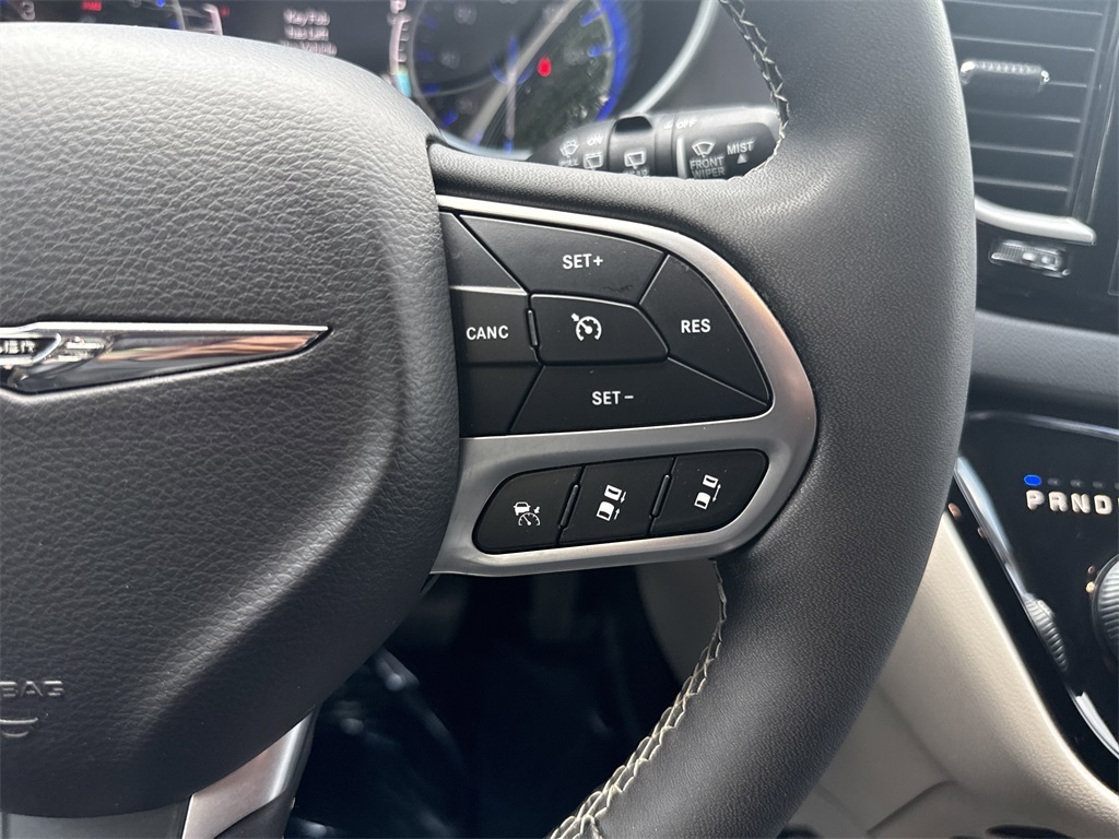 used 2023 Chrysler Pacifica car, priced at $20,950