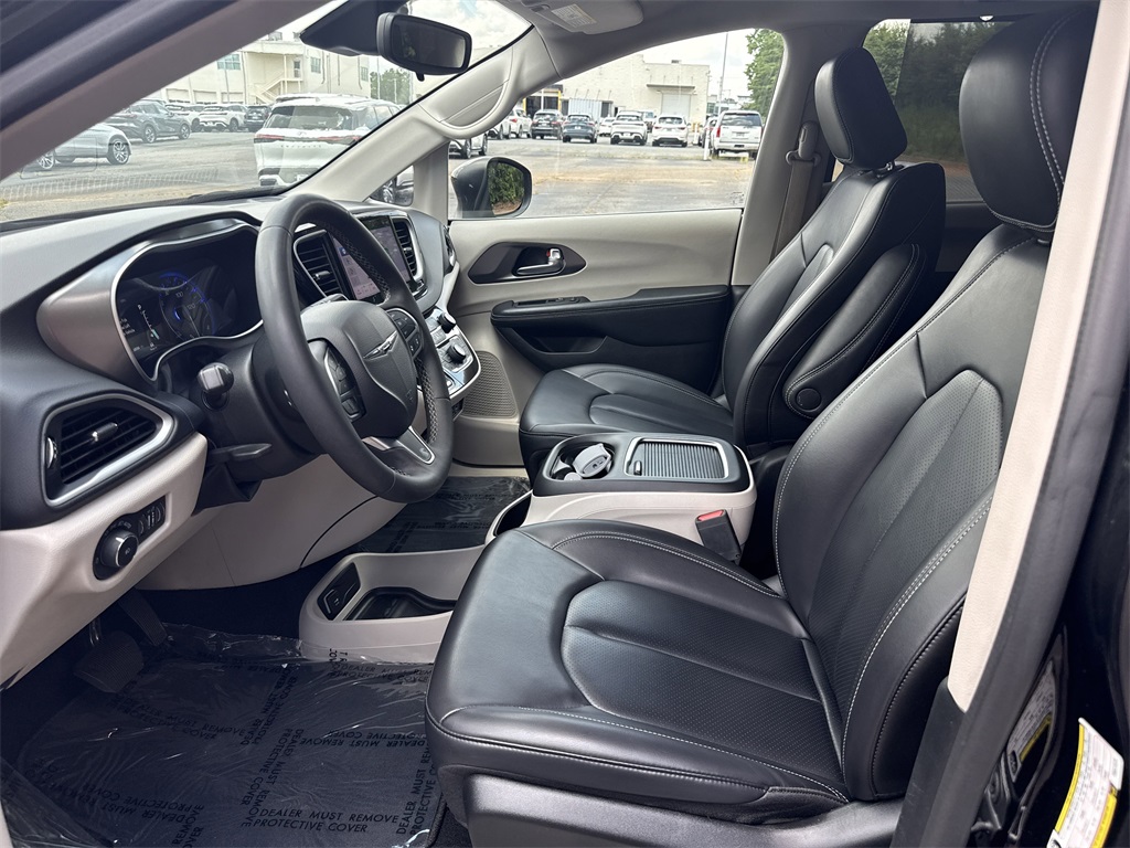 used 2023 Chrysler Pacifica car, priced at $20,950