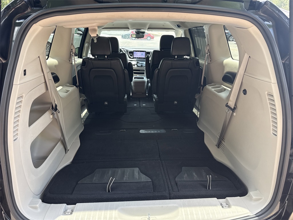 used 2023 Chrysler Pacifica car, priced at $20,950