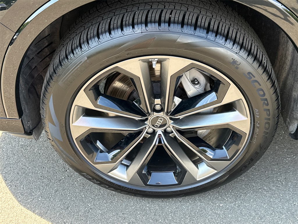 used 2025 Audi Q7 car, priced at $64,998