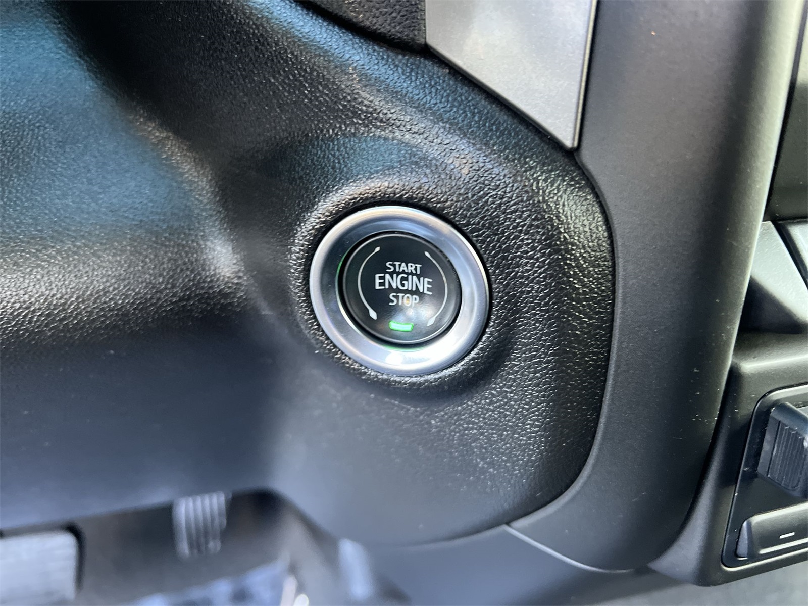 used 2025 Chevrolet Silverado 1500 car, priced at $32,999