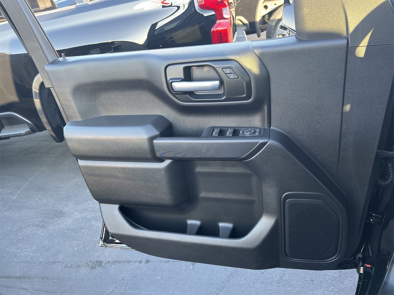 used 2025 Chevrolet Silverado 1500 car, priced at $32,999