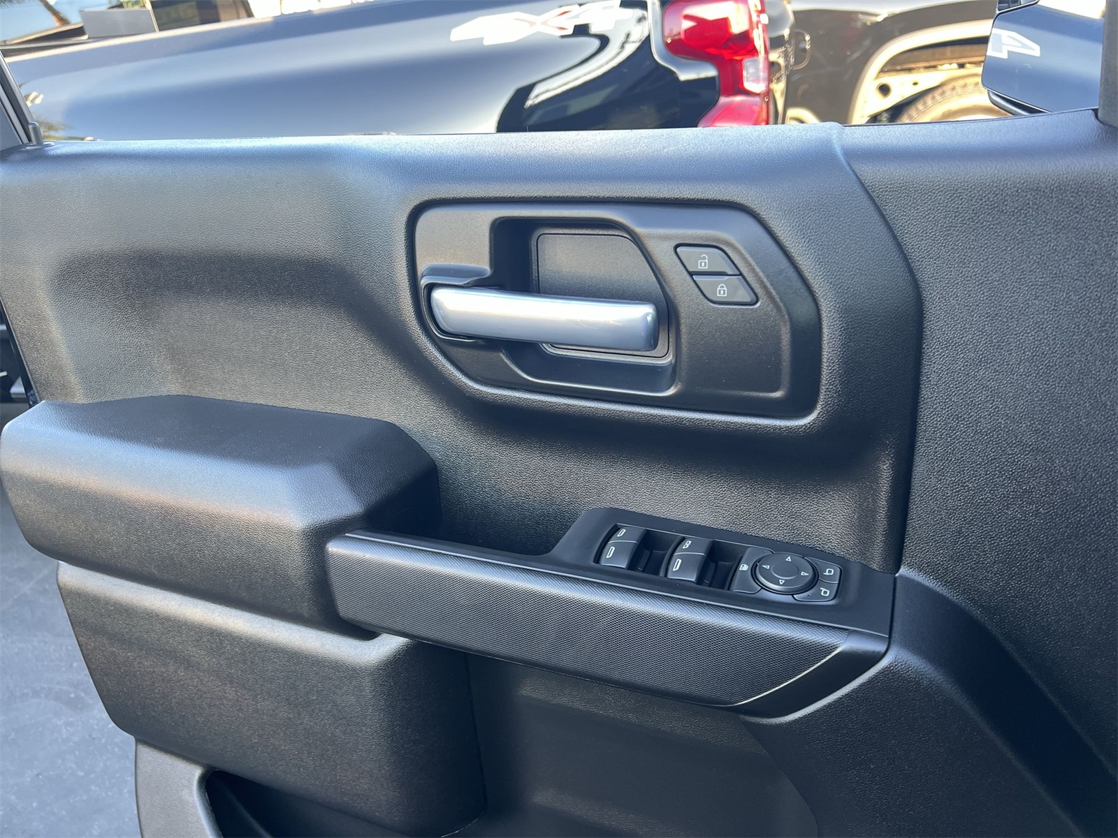 used 2025 Chevrolet Silverado 1500 car, priced at $32,999