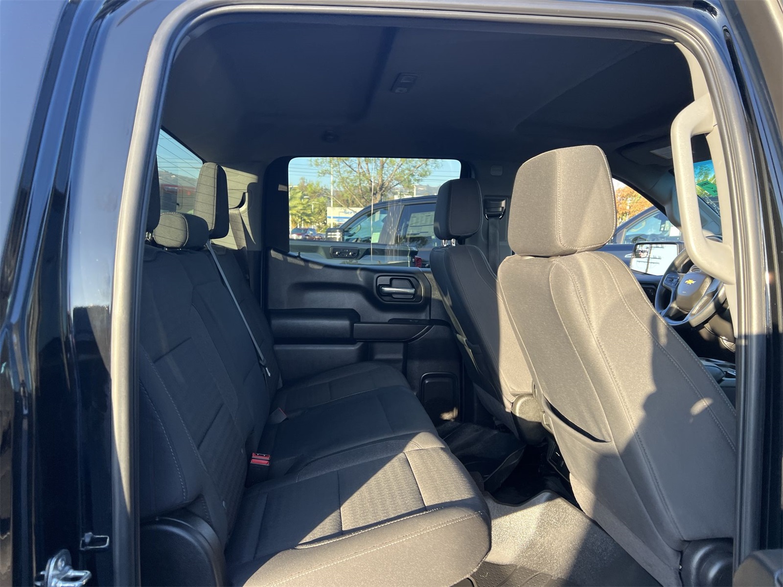 used 2025 Chevrolet Silverado 1500 car, priced at $32,999