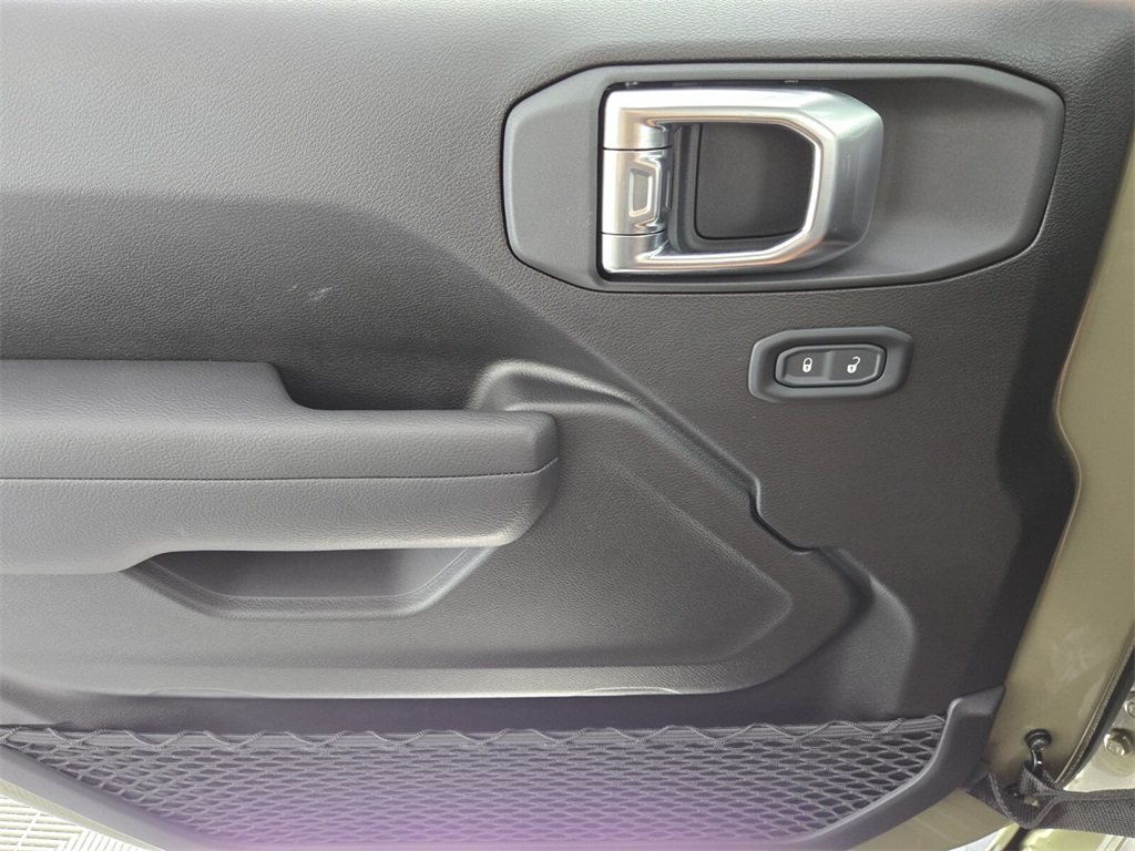 new 2025 Jeep Wrangler car, priced at $33,683