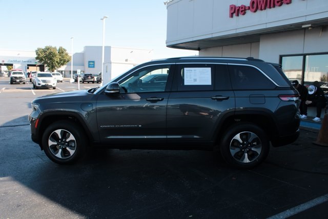 used 2022 Jeep Grand Cherokee car, priced at $25,000