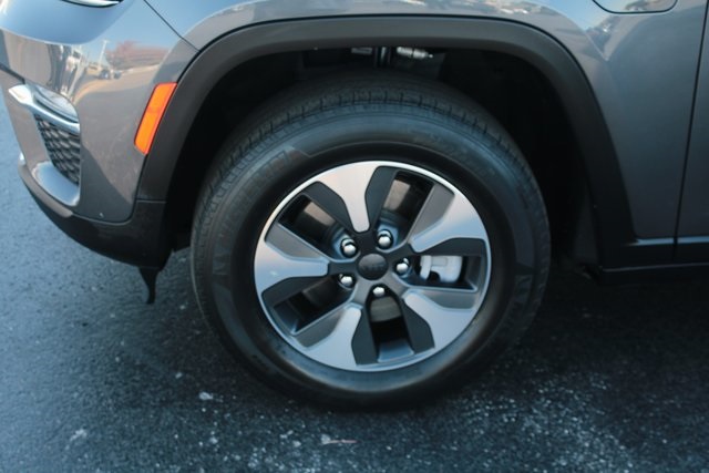 used 2022 Jeep Grand Cherokee car, priced at $25,000