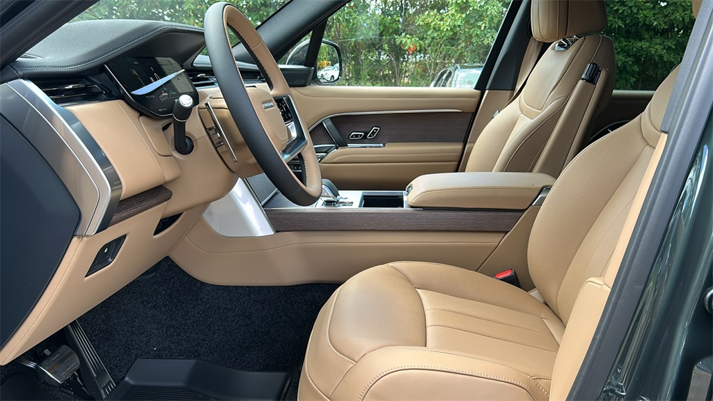 new 2025 Land Rover Range Rover Plug-In Hybrid car, priced at $136,655